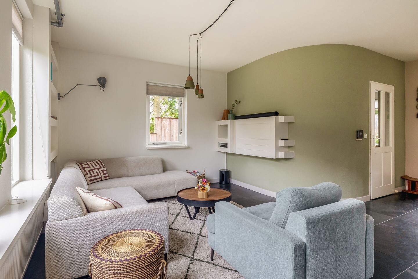 Hoekwoning te koop: Kuyperlaan 1, Harderwijk
