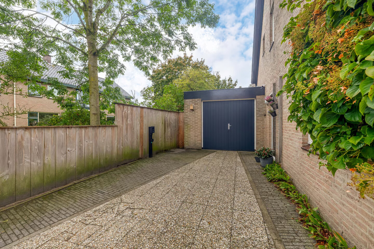 Hoekwoning te koop: Kuyperlaan 1, Harderwijk