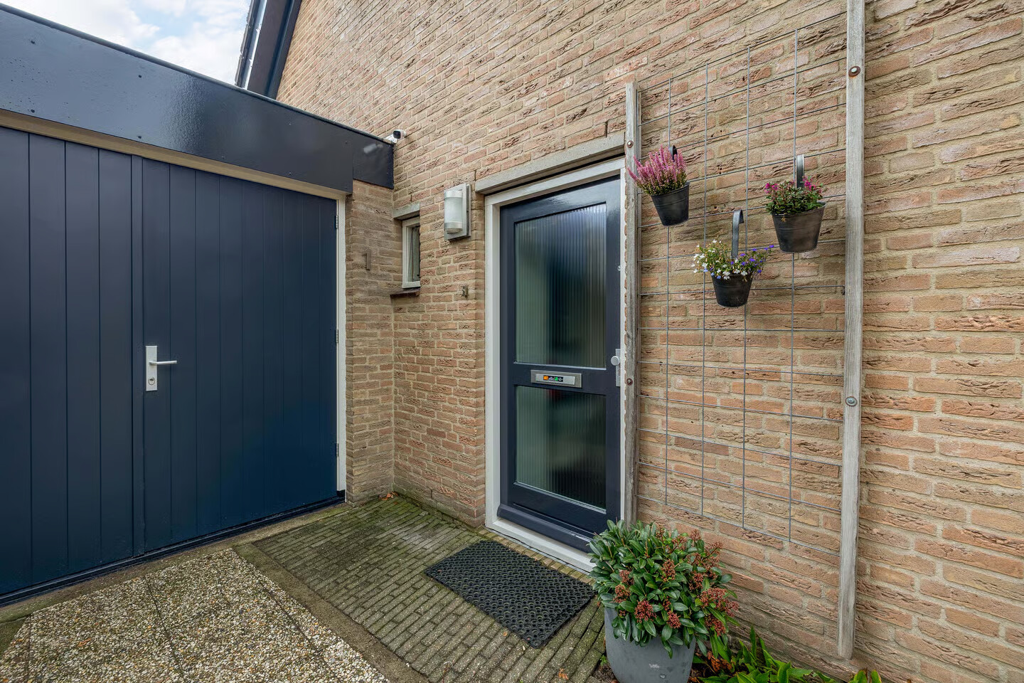 Hoekwoning te koop: Kuyperlaan 1, Harderwijk