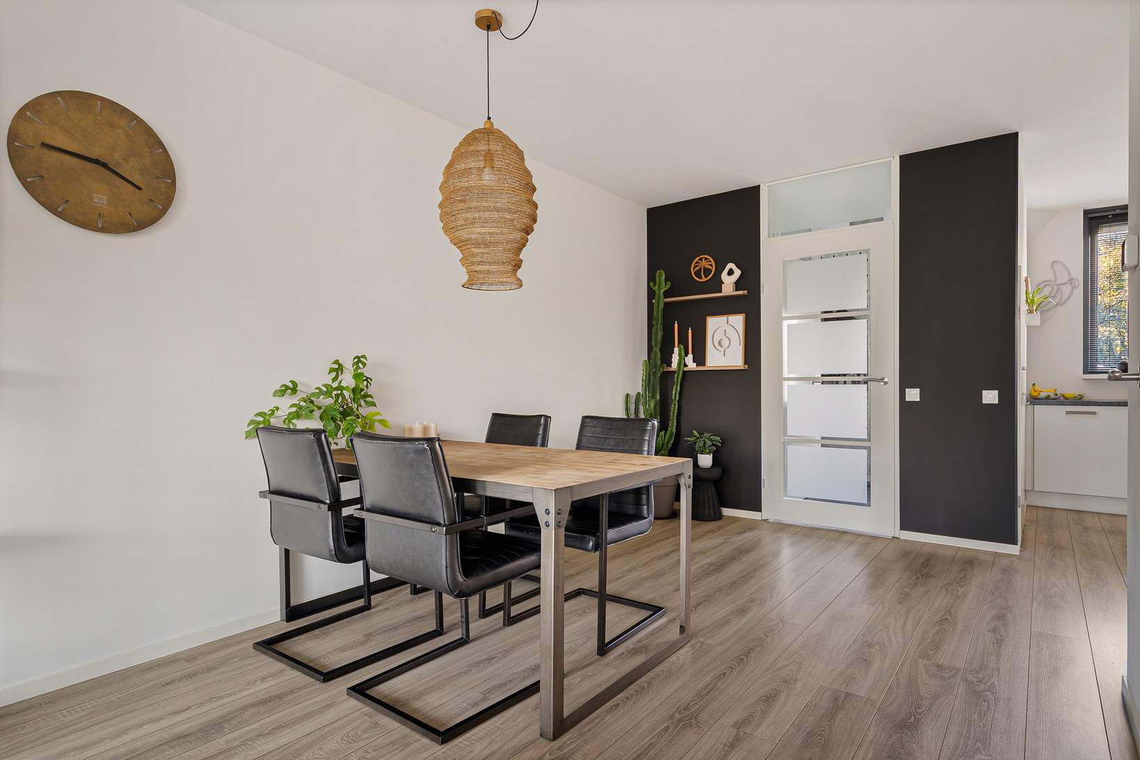 Tussenwoning te koop: Kievitmeen 90, Harderwijk