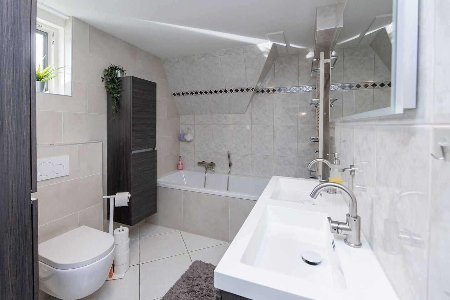 Tussenwoning te koop: Bachdreef 36, Harderwijk