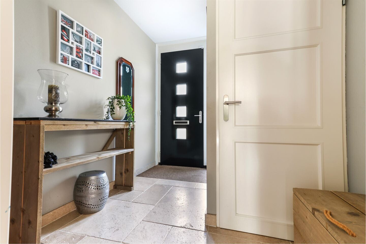 Twee-onder-één-kap te koop: Dassenbergerhout 23, Harderwijk