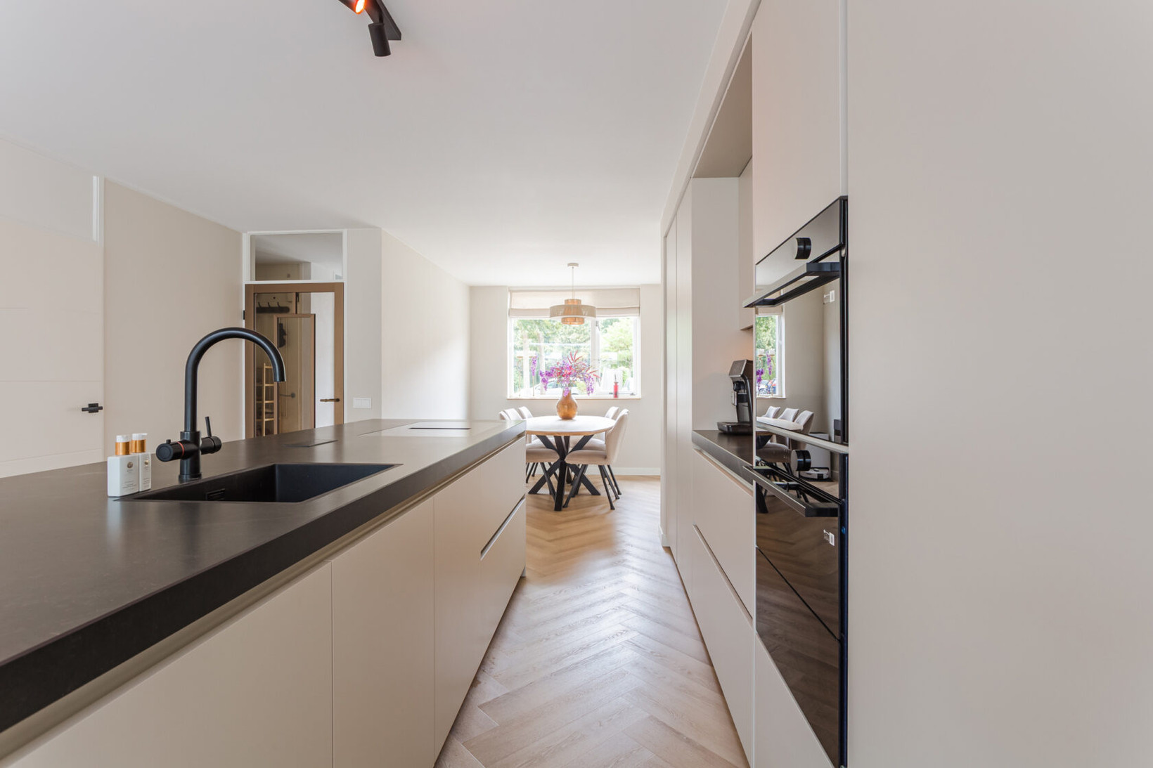 Tussenwoning te koop: Hanekamp 9, Harderwijk