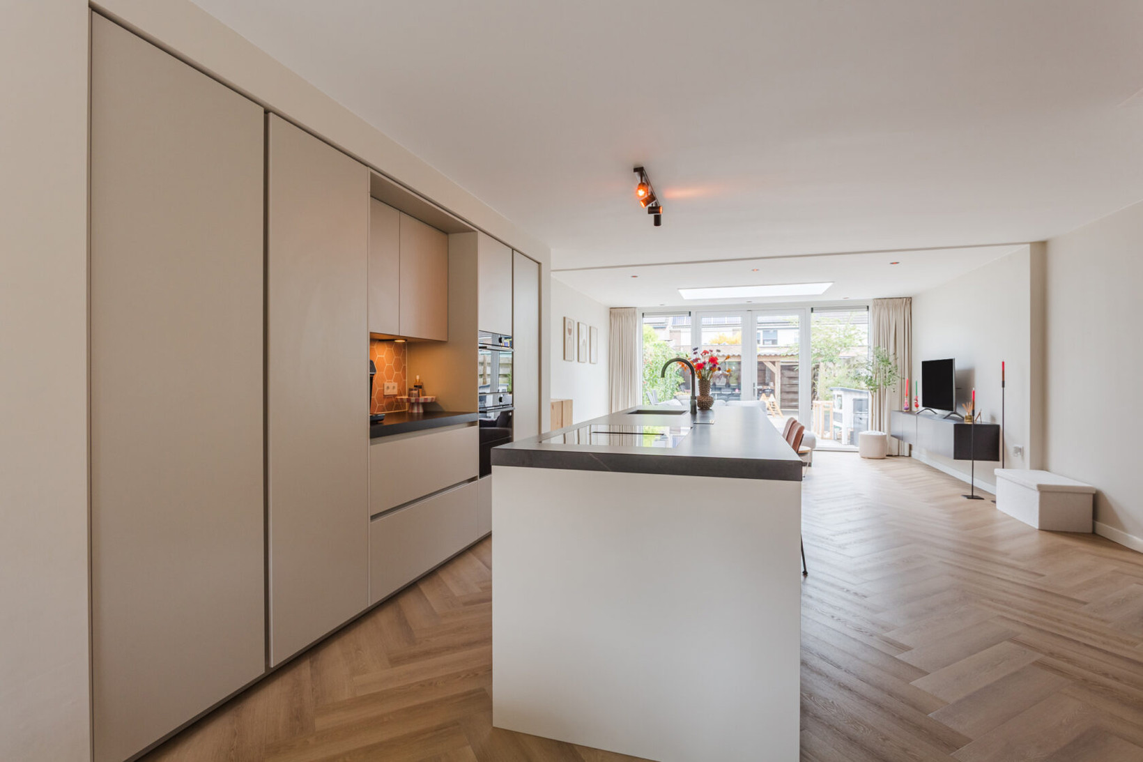 Tussenwoning te koop: Hanekamp 9, Harderwijk