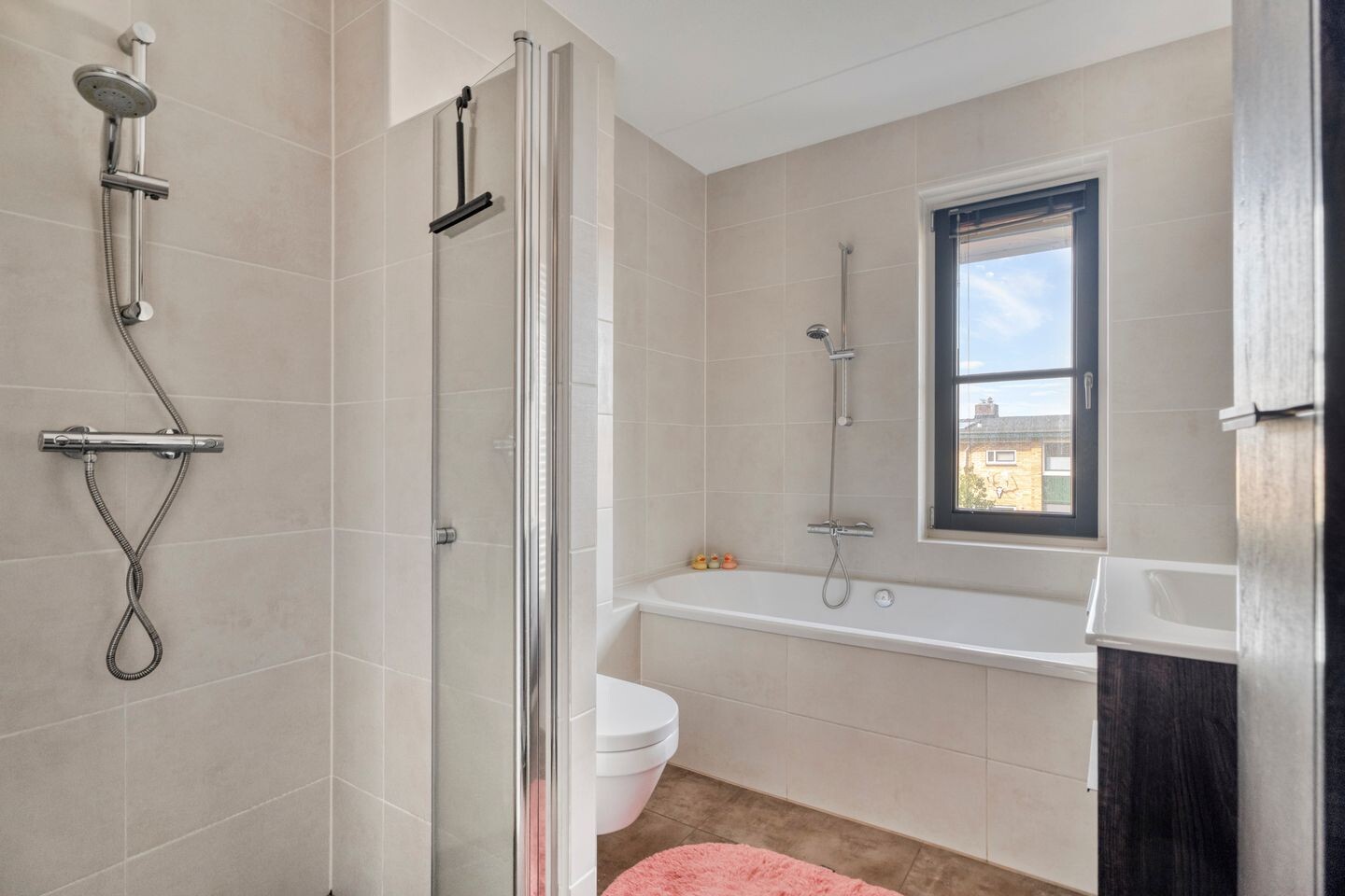 Tussenwoning te koop: Kostersland 23, Ermelo