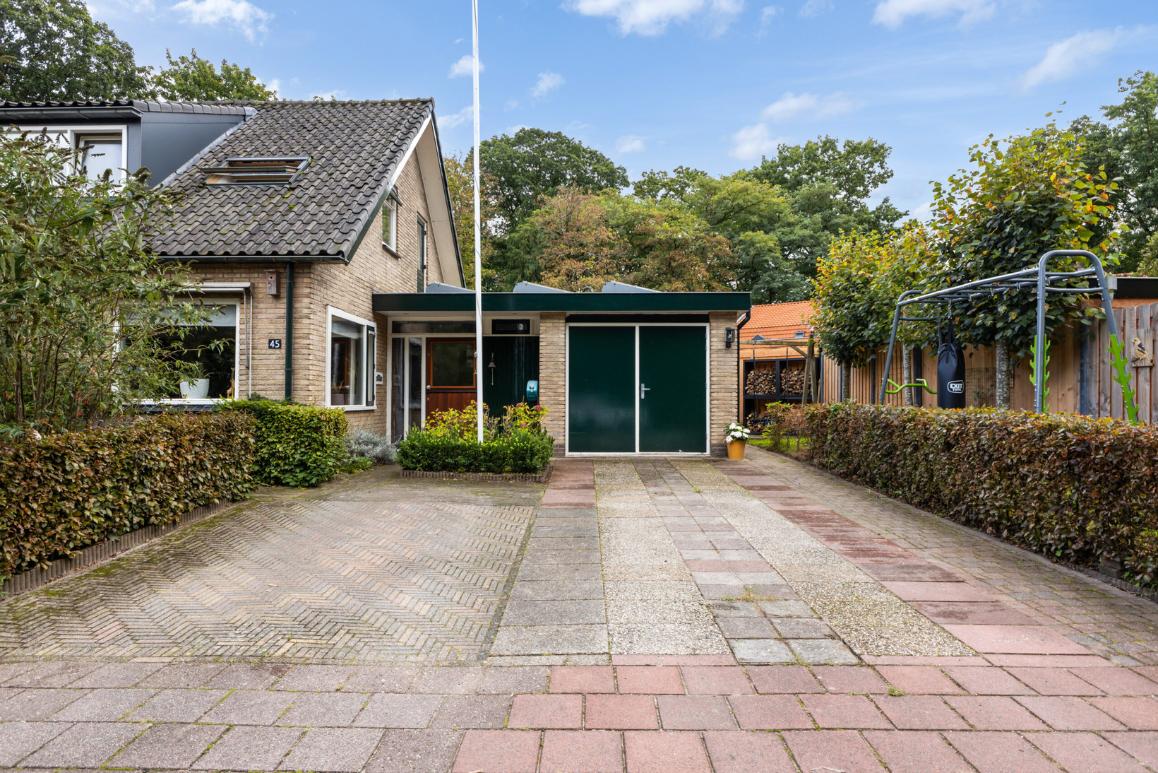 Twee-onder-één-kap te koop: Koningin Emmalaan 45, Ermelo