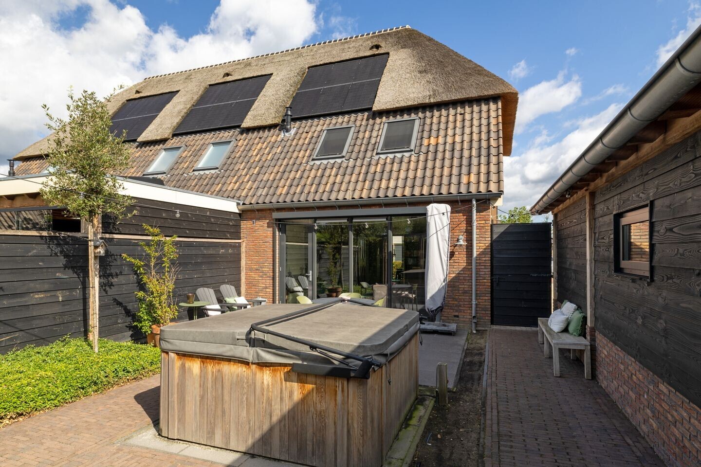 Hoekwoning te koop: Lageveld 4B, Ermelo
