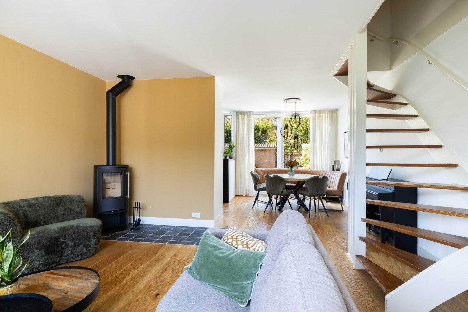 Hoekwoning te koop: Zwaluwstraat 210, Ermelo