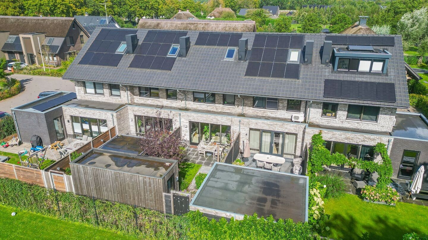 Tussenwoning te koop: Loohof 26, Ermelo