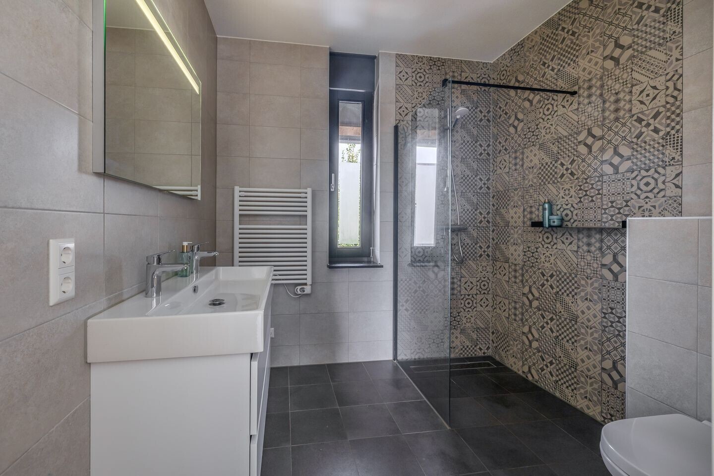 Tussenwoning te koop: Loohof 26, Ermelo