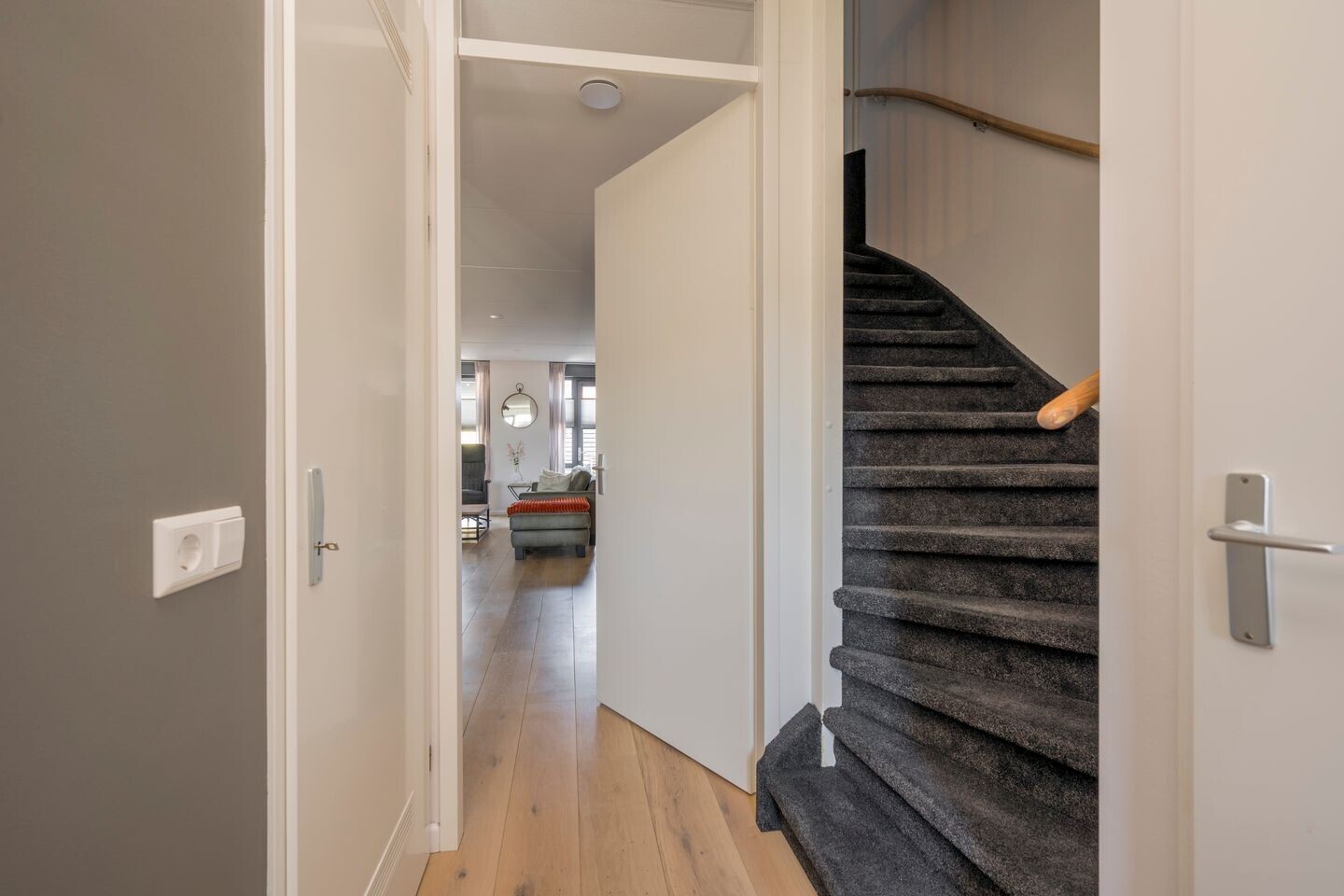 Tussenwoning te koop: De Hofstee 9, Nijkerk