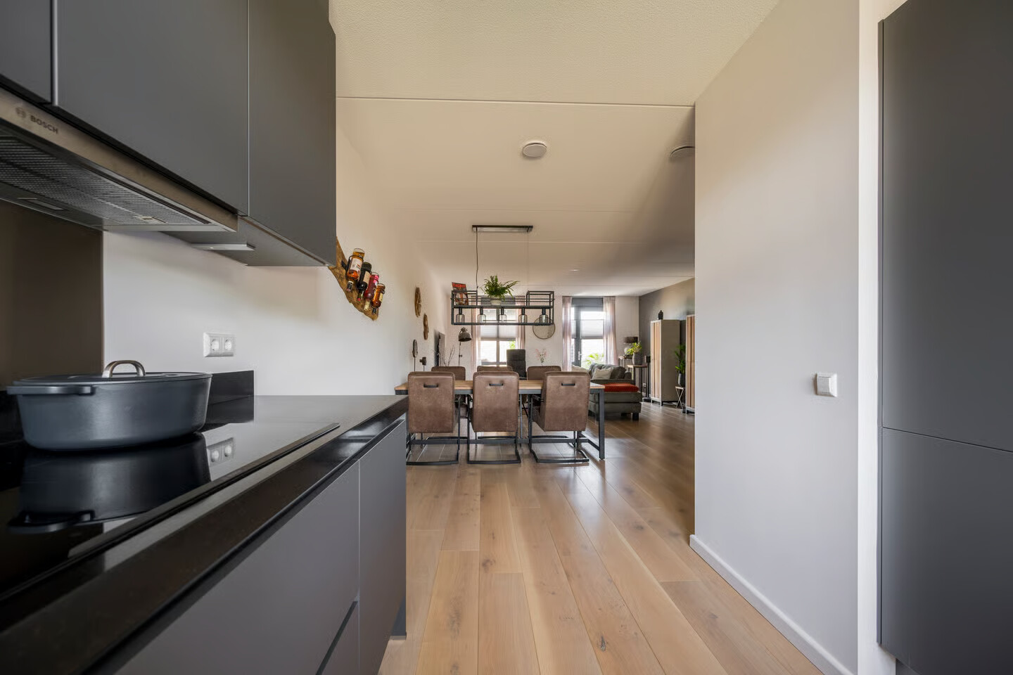 Tussenwoning te koop: De Hofstee 9, Nijkerk