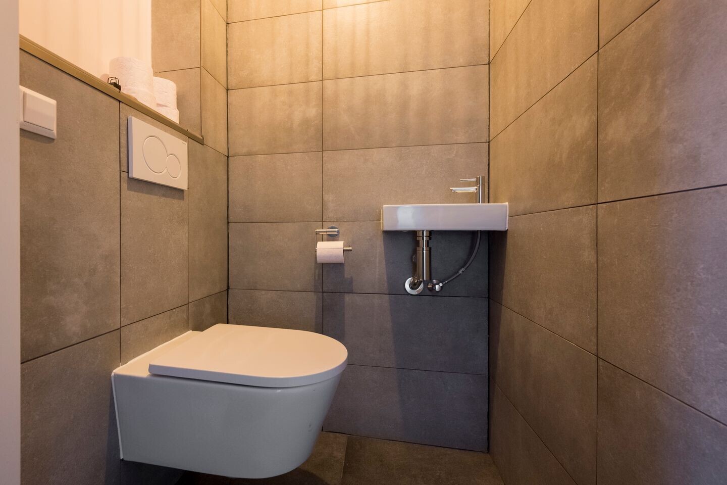 Tussenwoning te koop: De Hofstee 9, Nijkerk