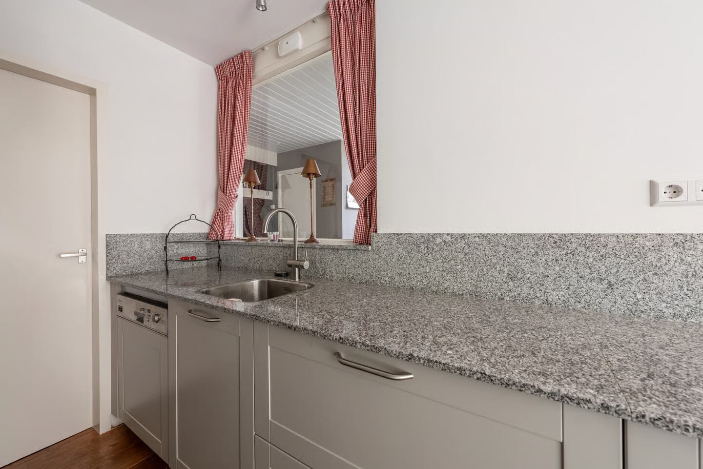 Hoekwoning te koop: Van Rensselaerstraat 101, Nijkerk