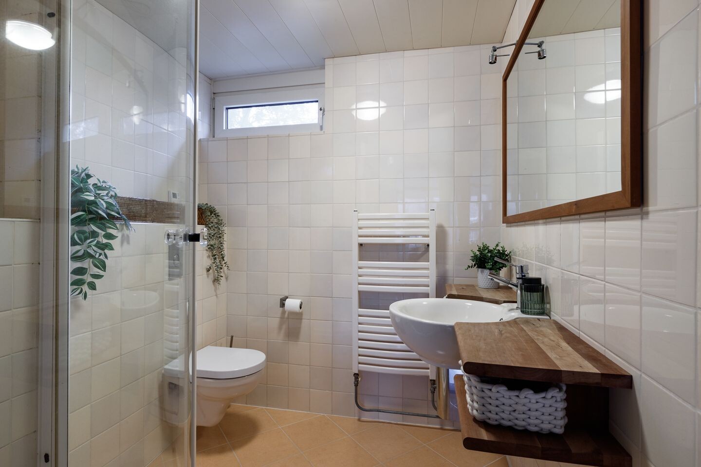 Tussenwoning te koop: Beukenlaan 13, Nijkerk