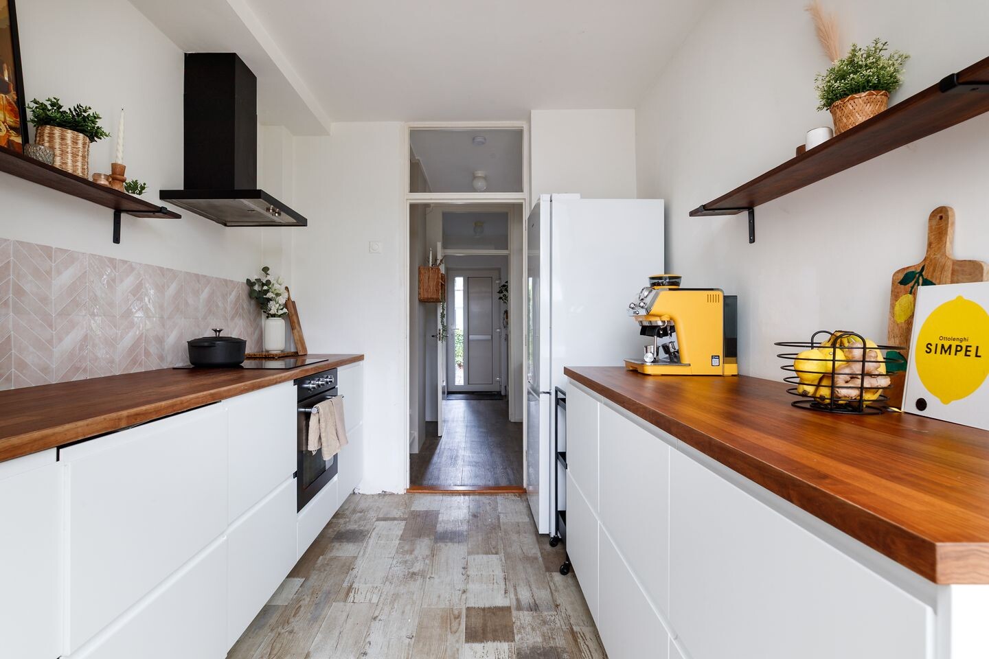Tussenwoning te koop: Beukenlaan 13, Nijkerk