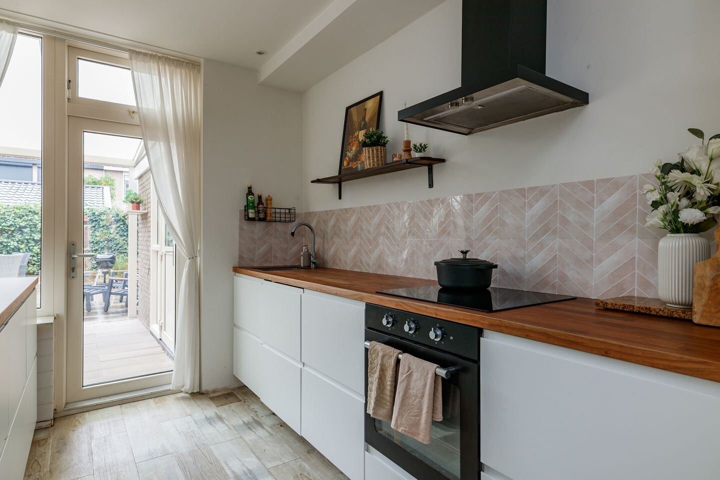 Tussenwoning te koop: Beukenlaan 13, Nijkerk