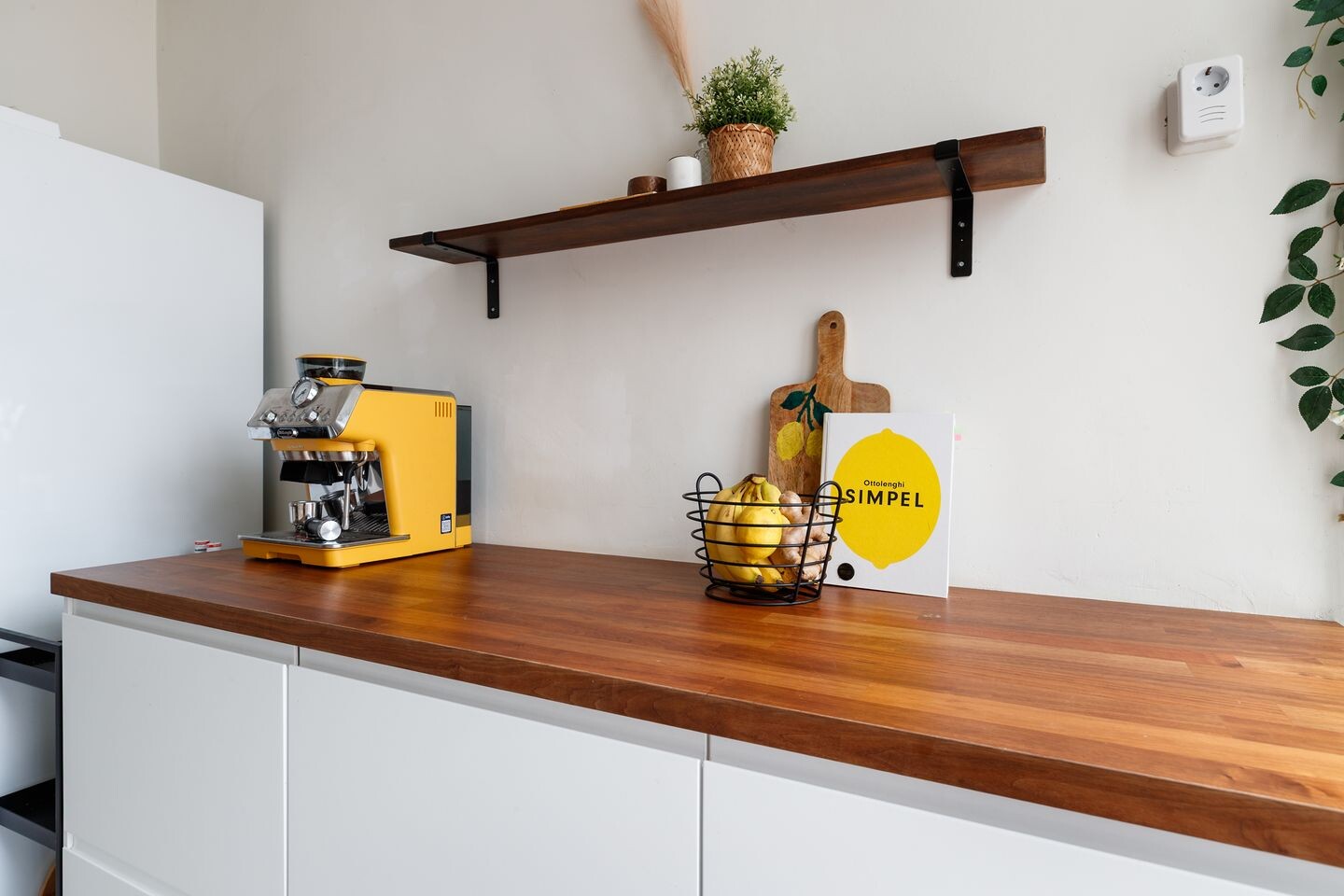 Tussenwoning te koop: Beukenlaan 13, Nijkerk