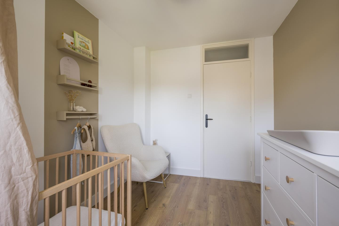 Tussenwoning te koop: Bremlaan 15, Nijkerk