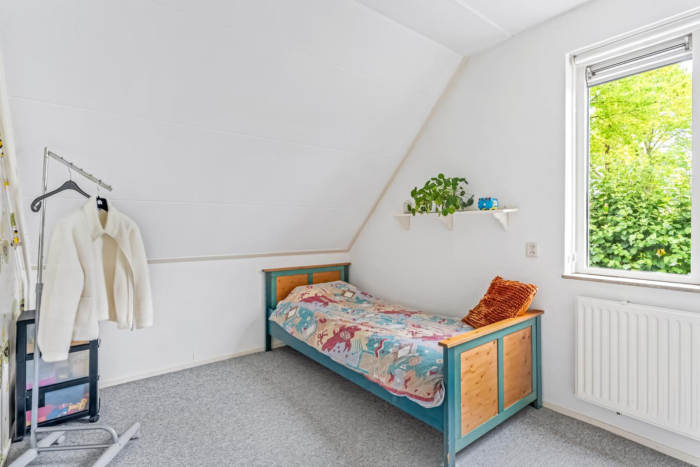 Twee-onder-één-kap te koop: Van der Waalshof 2, Nijkerk