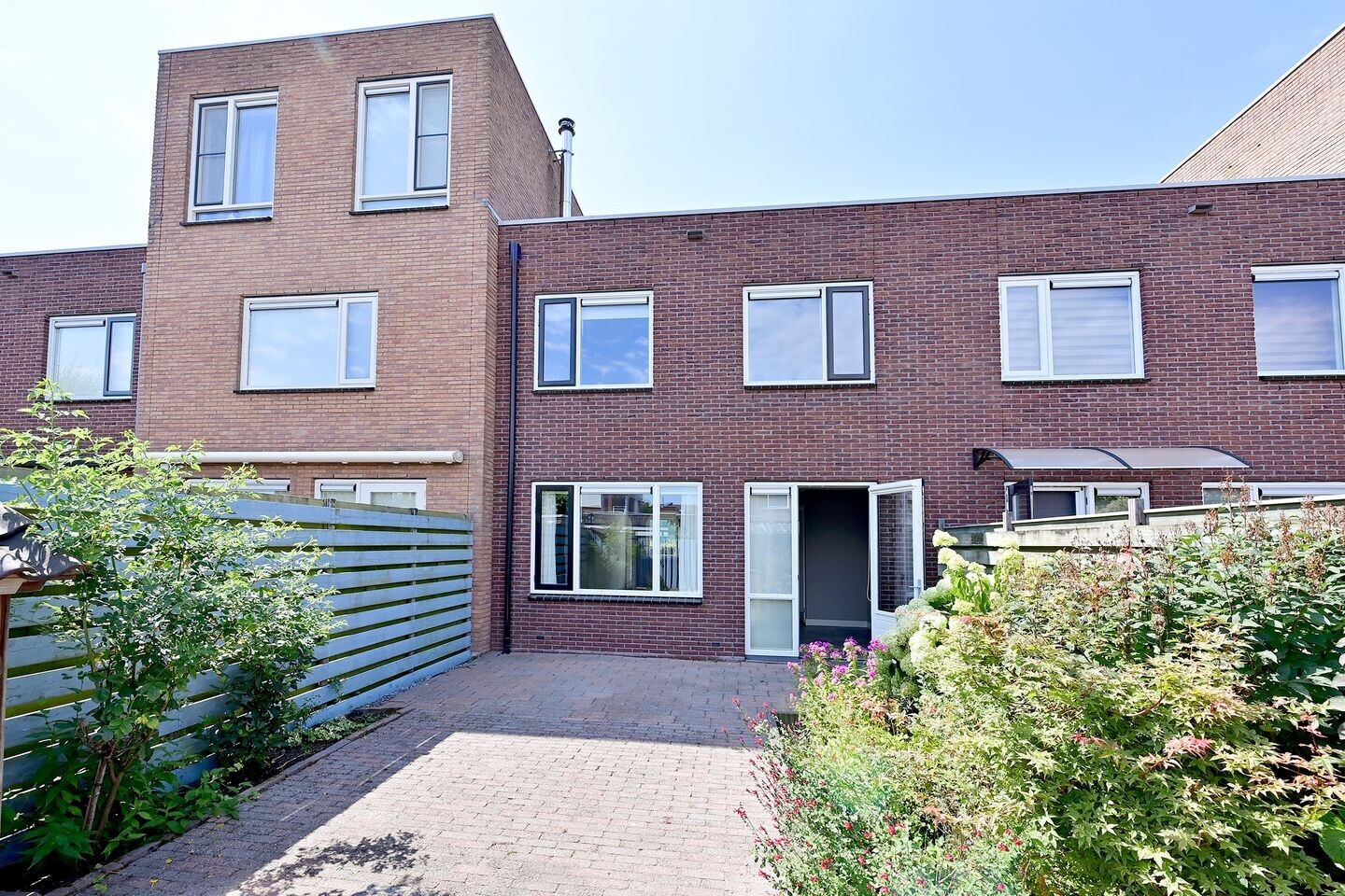 Tussenwoning te koop: Kombuis 129, Nijkerk