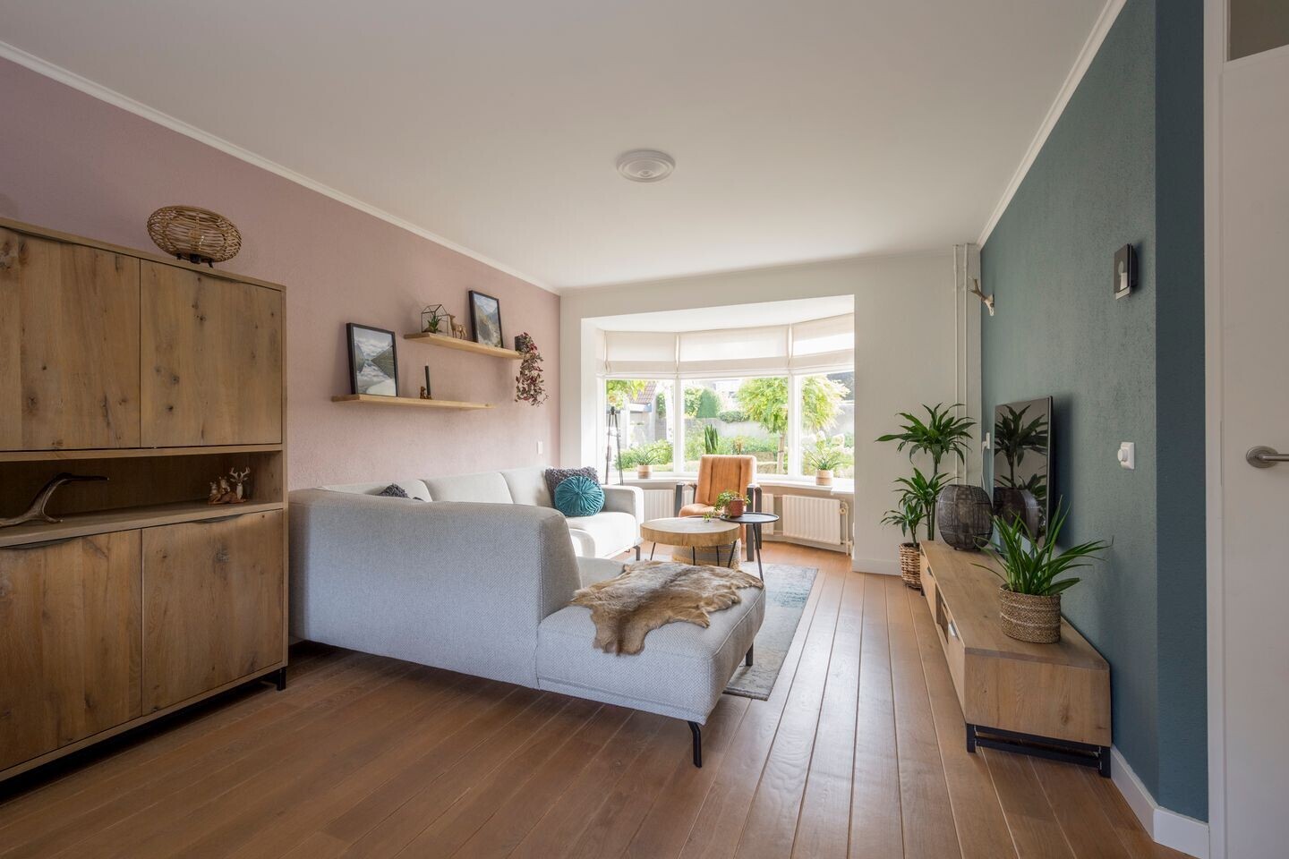 Tussenwoning te koop: Corlaerstraat 11, Nijkerk