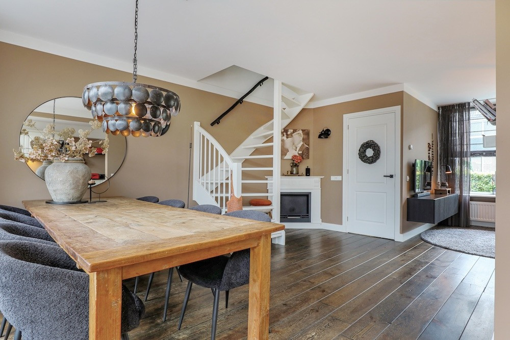 Tussenwoning te koop: Nassaulaan 31, Hoevelaken