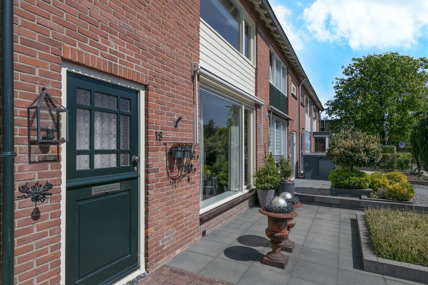 Hoekwoning te koop: Leeuweriklaan 18, Hoevelaken