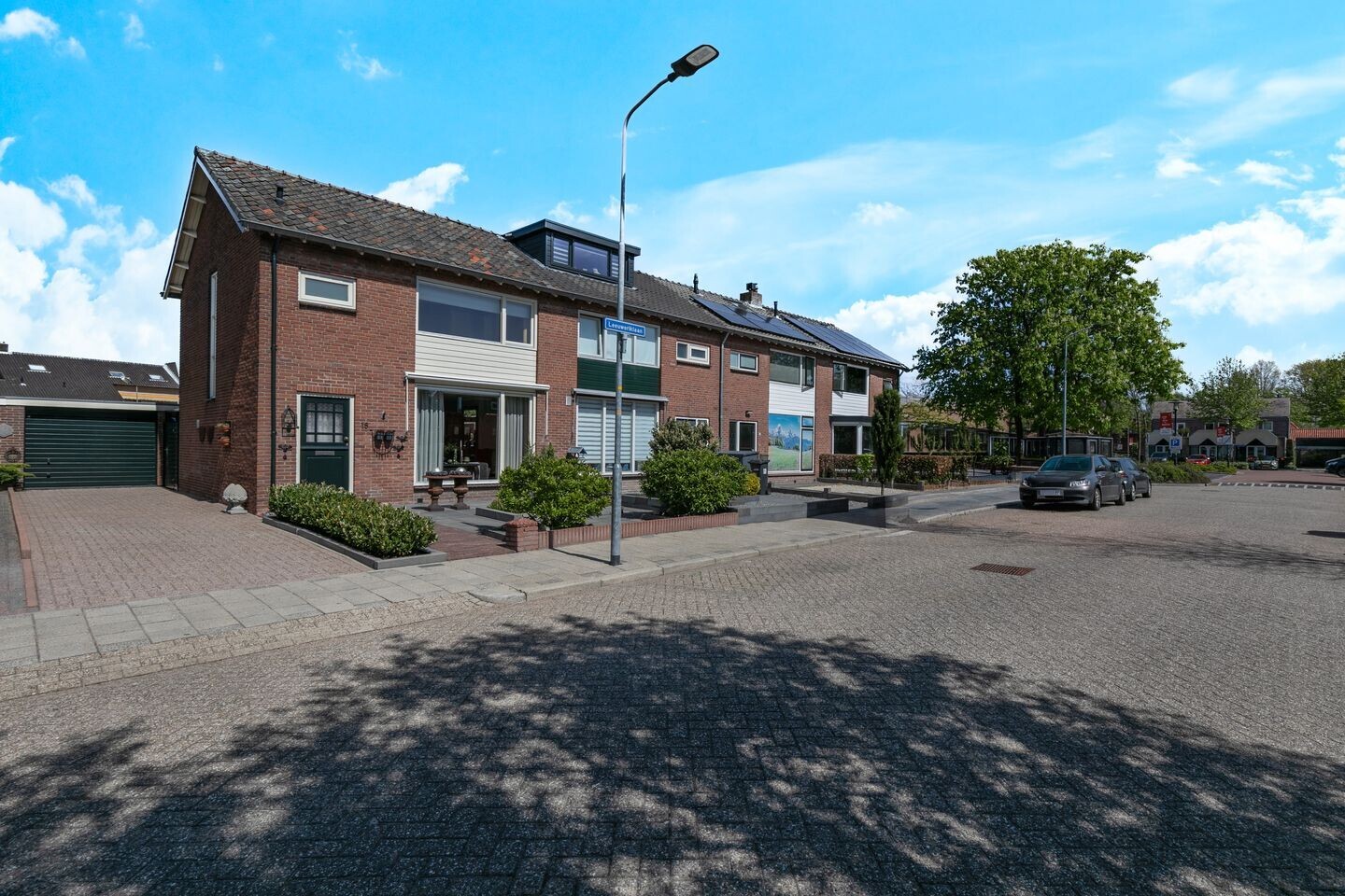 Hoekwoning te koop: Leeuweriklaan 18, Hoevelaken