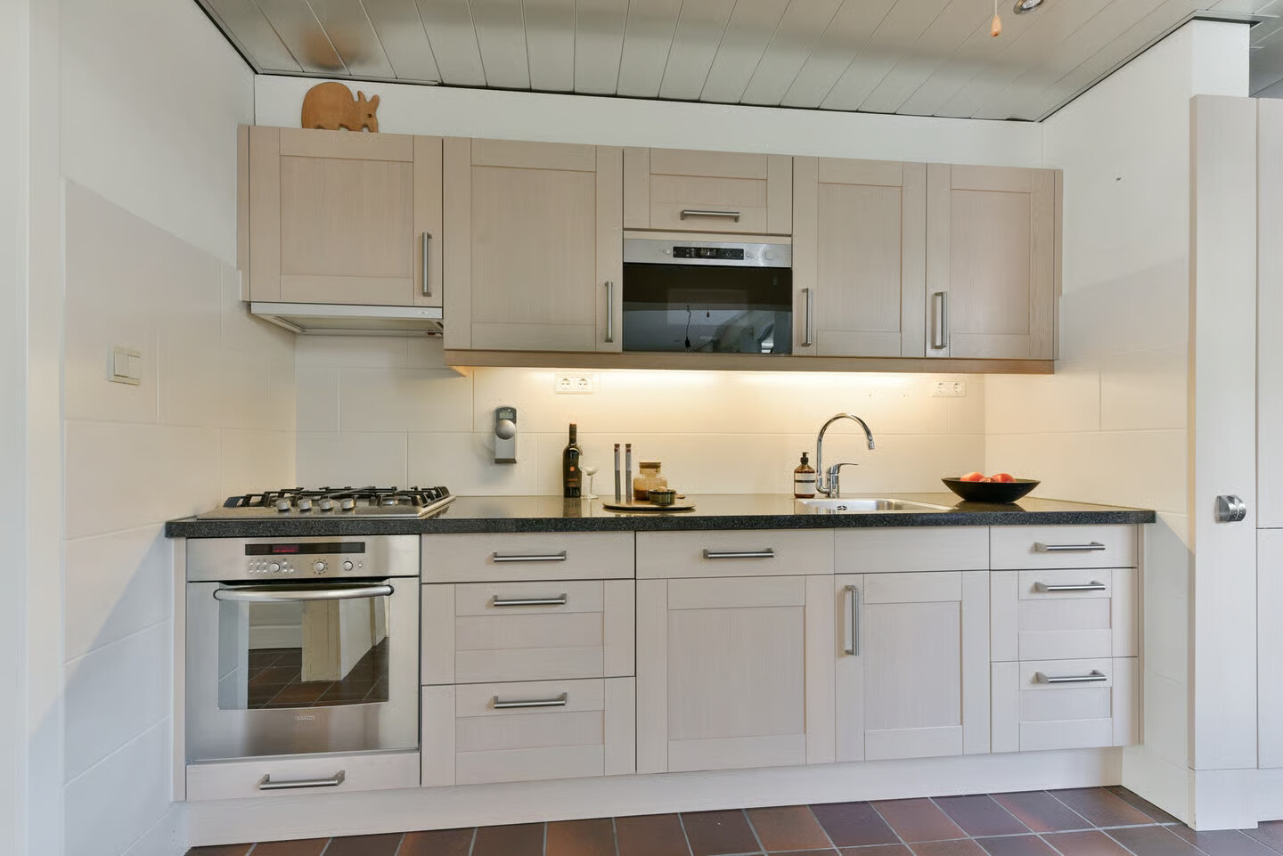 Tussenwoning te koop: Julianalaan 18, Hoevelaken