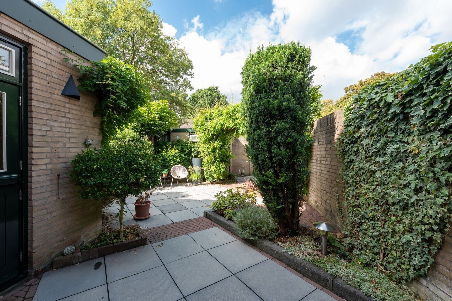 Tussenwoning te koop: Julianalaan 18, Hoevelaken