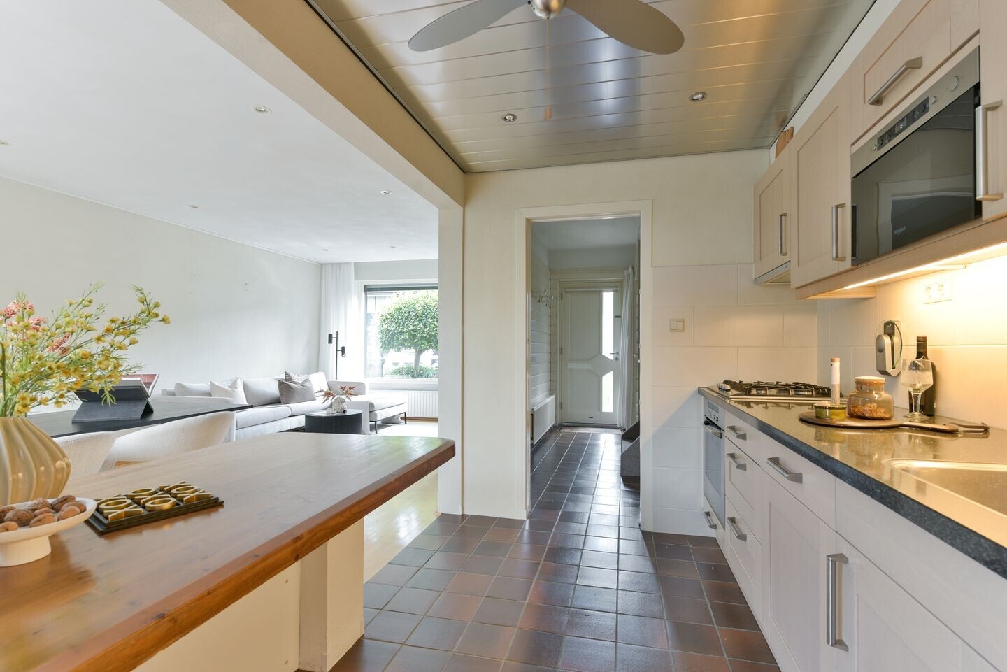 Tussenwoning te koop: Julianalaan 18, Hoevelaken