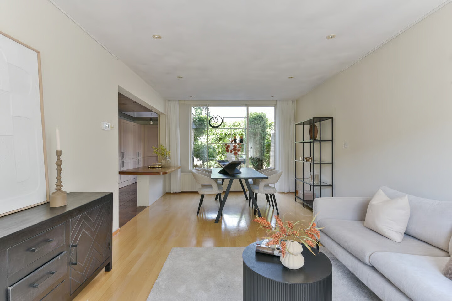 Tussenwoning te koop: Julianalaan 18, Hoevelaken