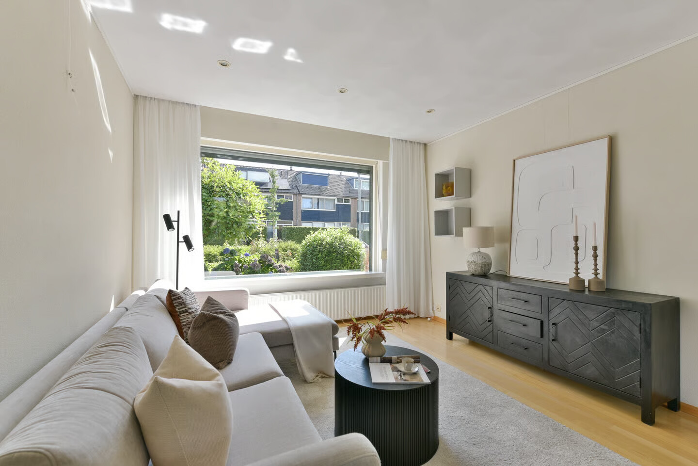 Tussenwoning te koop: Julianalaan 18, Hoevelaken