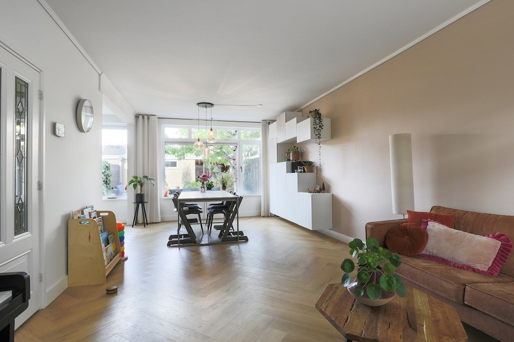 Hoekwoning te koop: Julianalaan 30, Hoevelaken