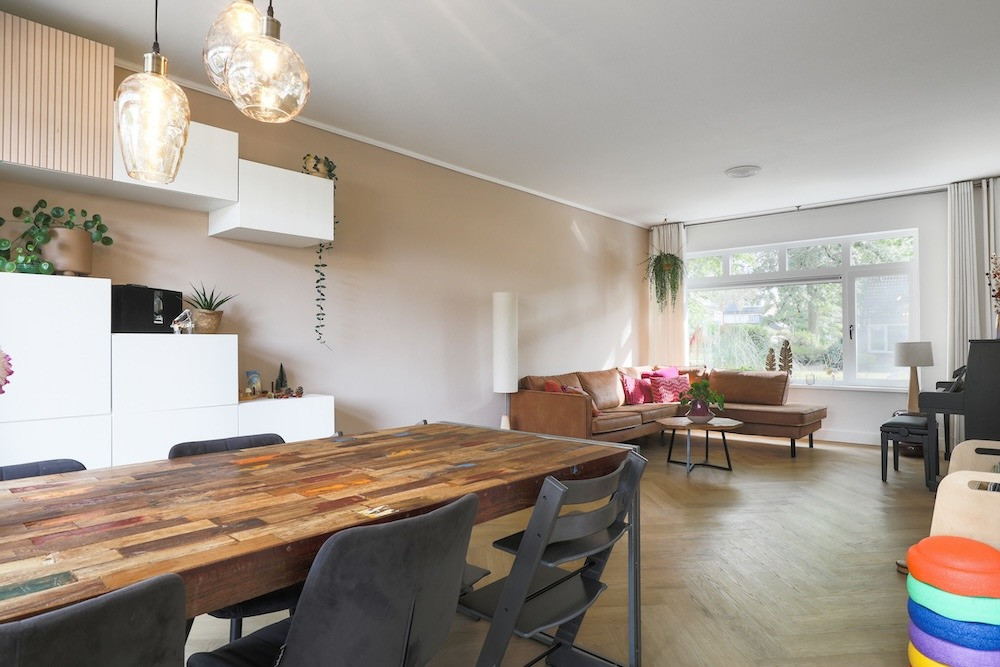 Hoekwoning te koop: Julianalaan 30, Hoevelaken