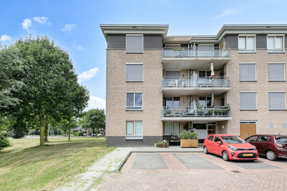 Appartement te koop: Evert van der Veerlaan 8, Hoevelaken