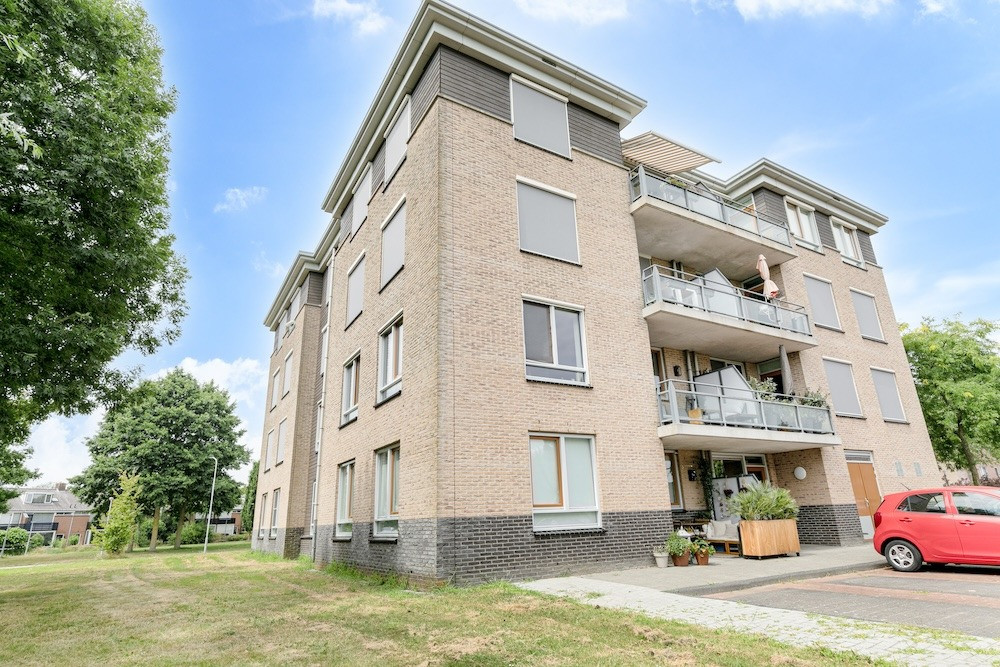 Appartement te koop: Evert van der Veerlaan 8, Hoevelaken