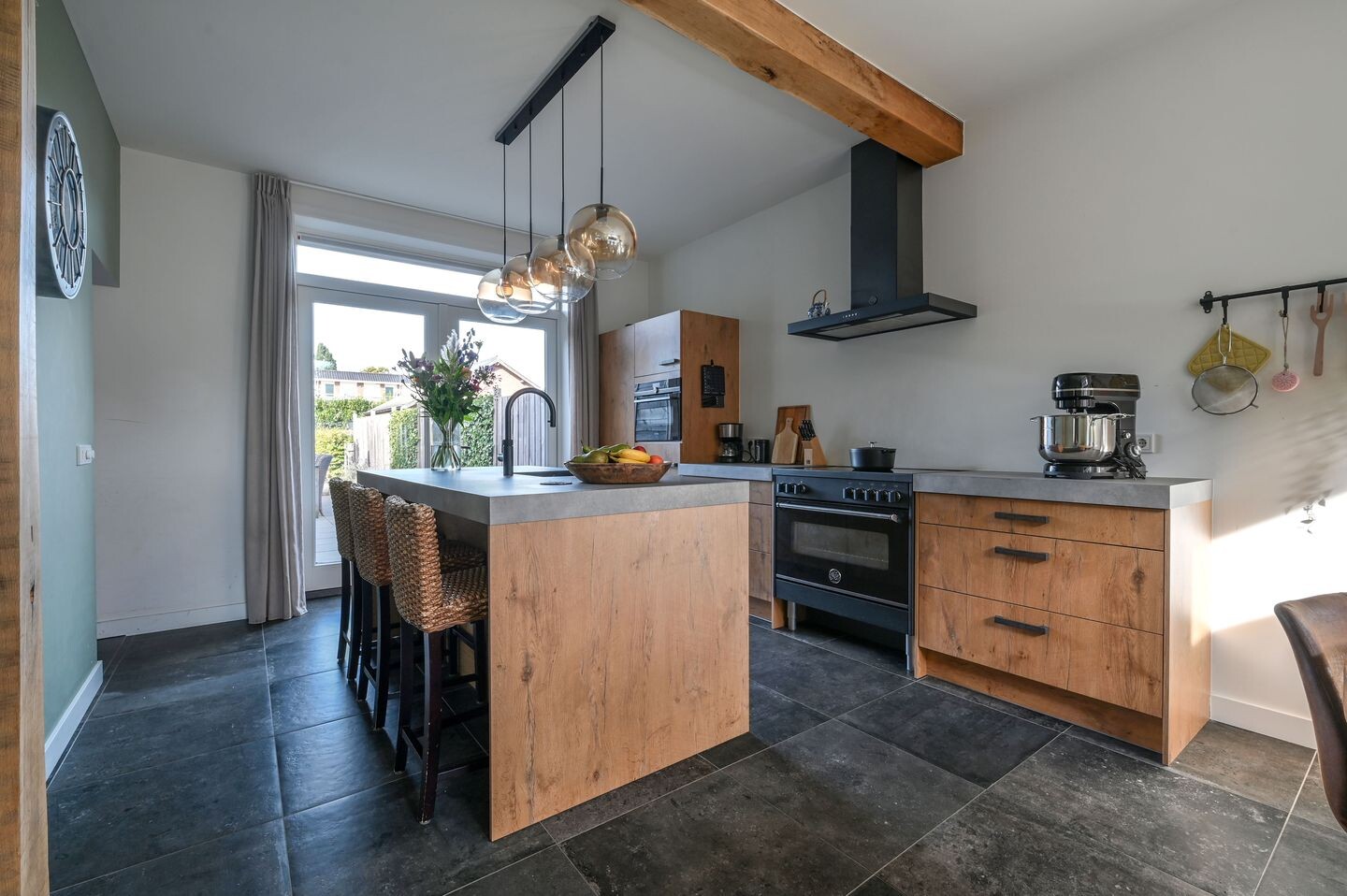 Twee-onder-één-kap te koop: Weverstraat 9, Putten