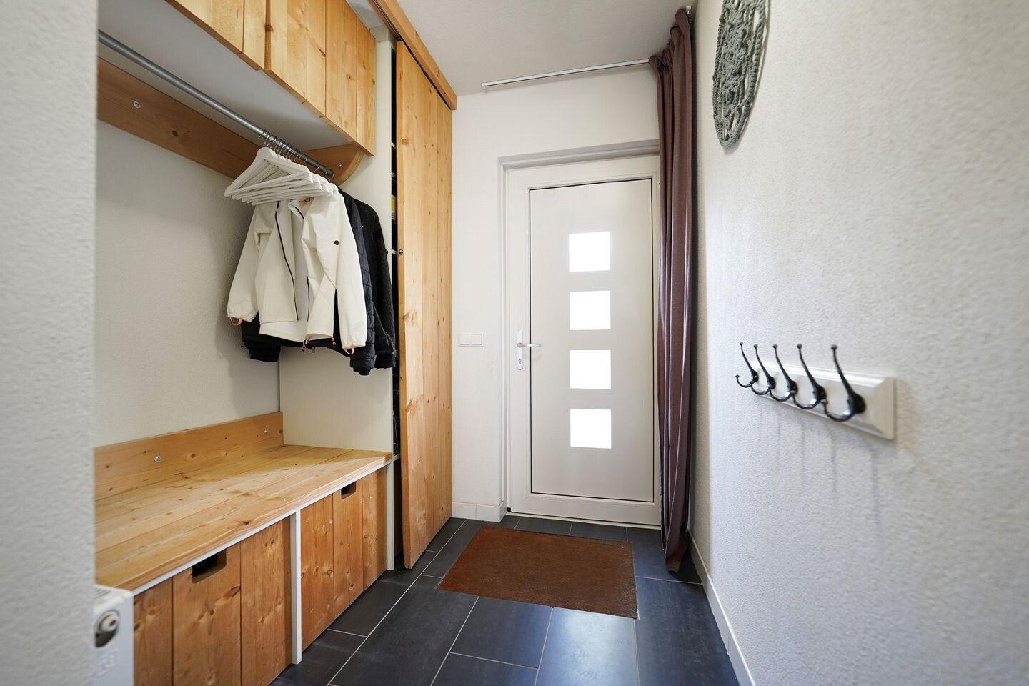 Tussenwoning te koop: Van Essenstraat 6, Putten