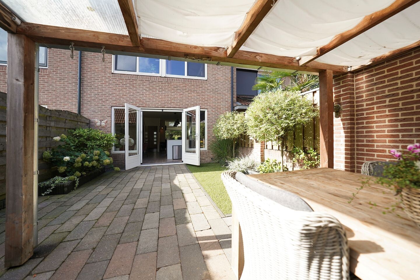 Tussenwoning te koop: Van Essenstraat 6, Putten