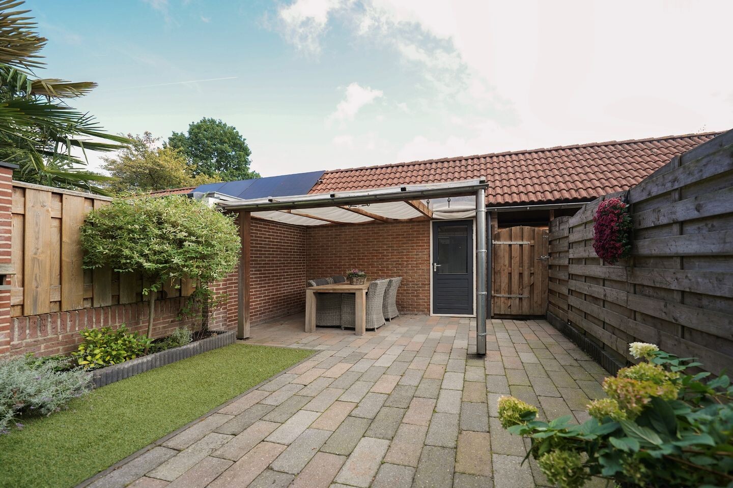 Tussenwoning te koop: Van Essenstraat 6, Putten