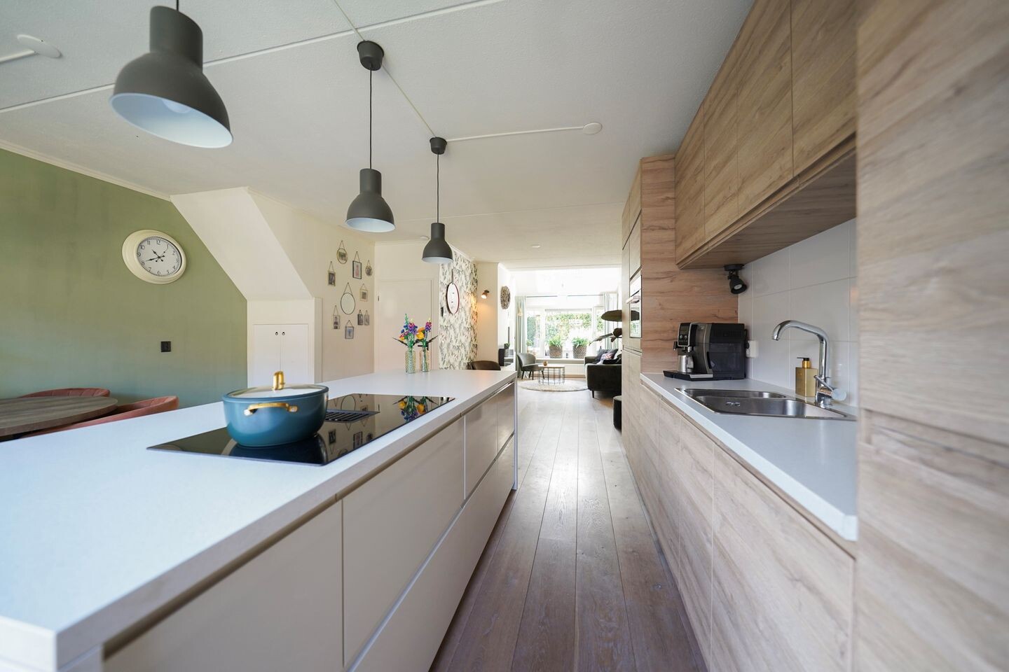 Tussenwoning te koop: Van Essenstraat 6, Putten