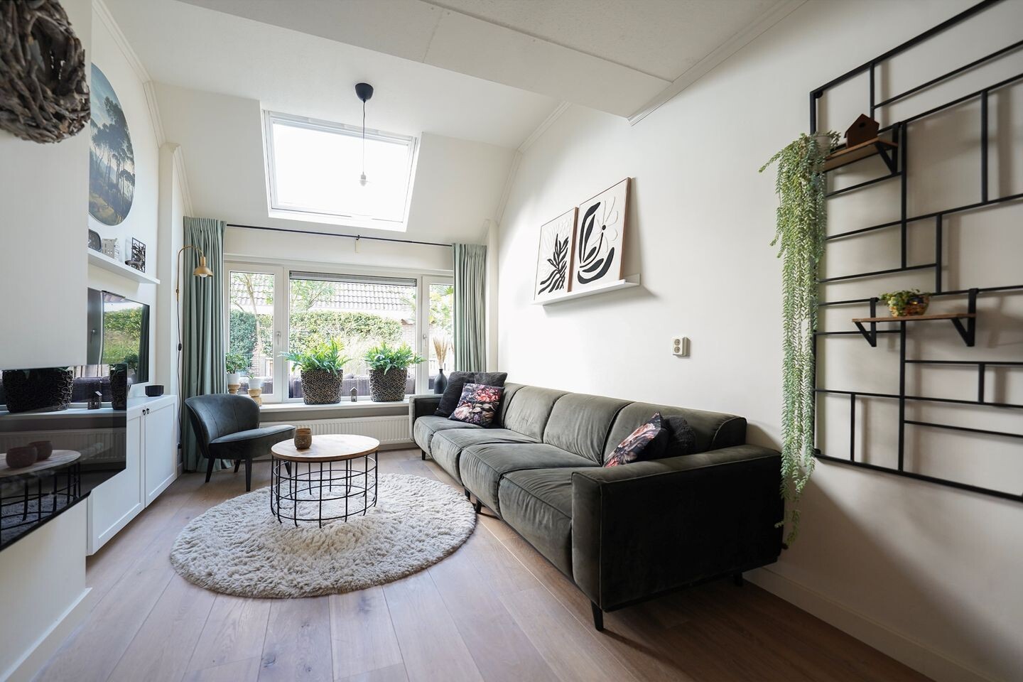 Tussenwoning te koop: Van Essenstraat 6, Putten