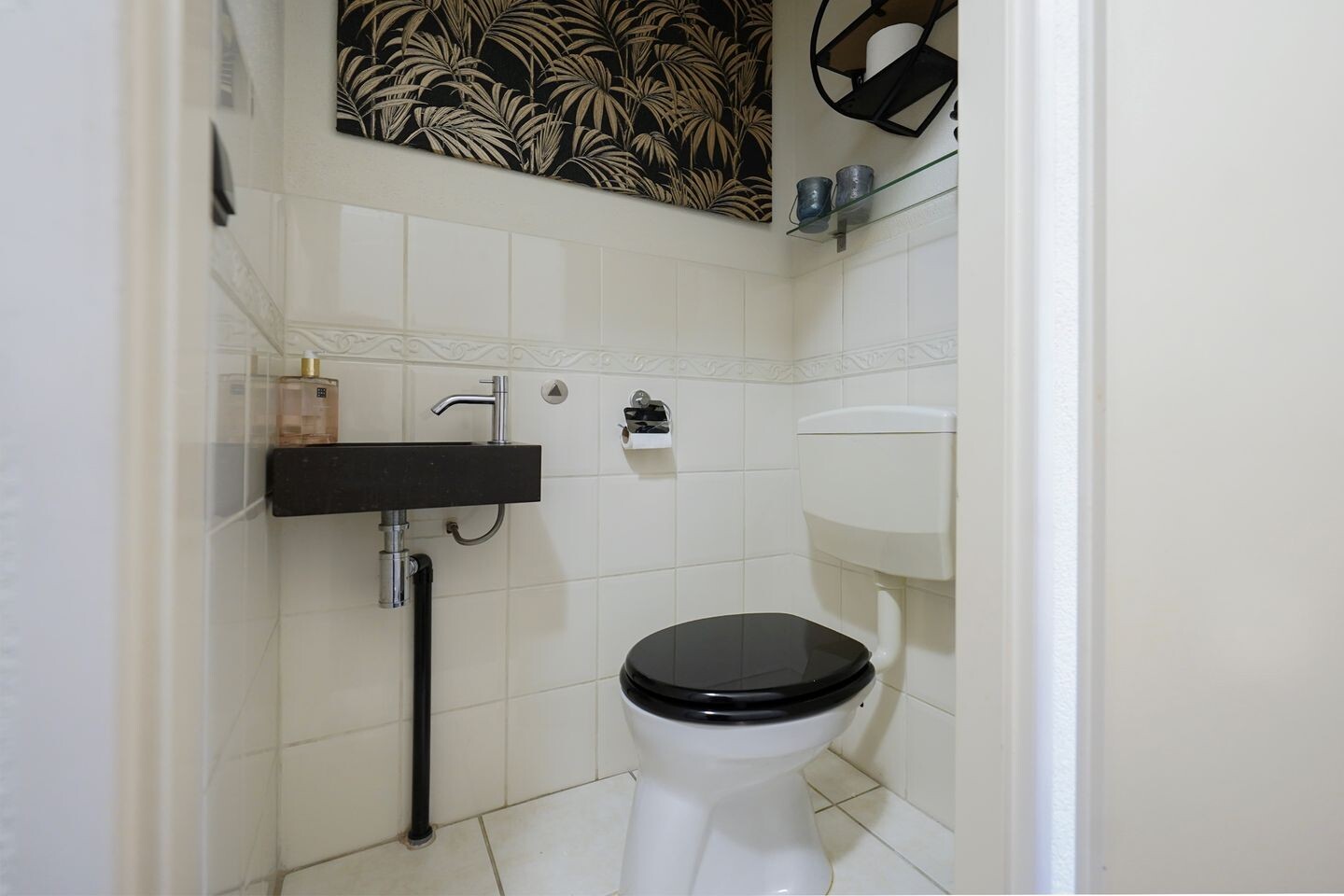 Tussenwoning te koop: Van Essenstraat 6, Putten