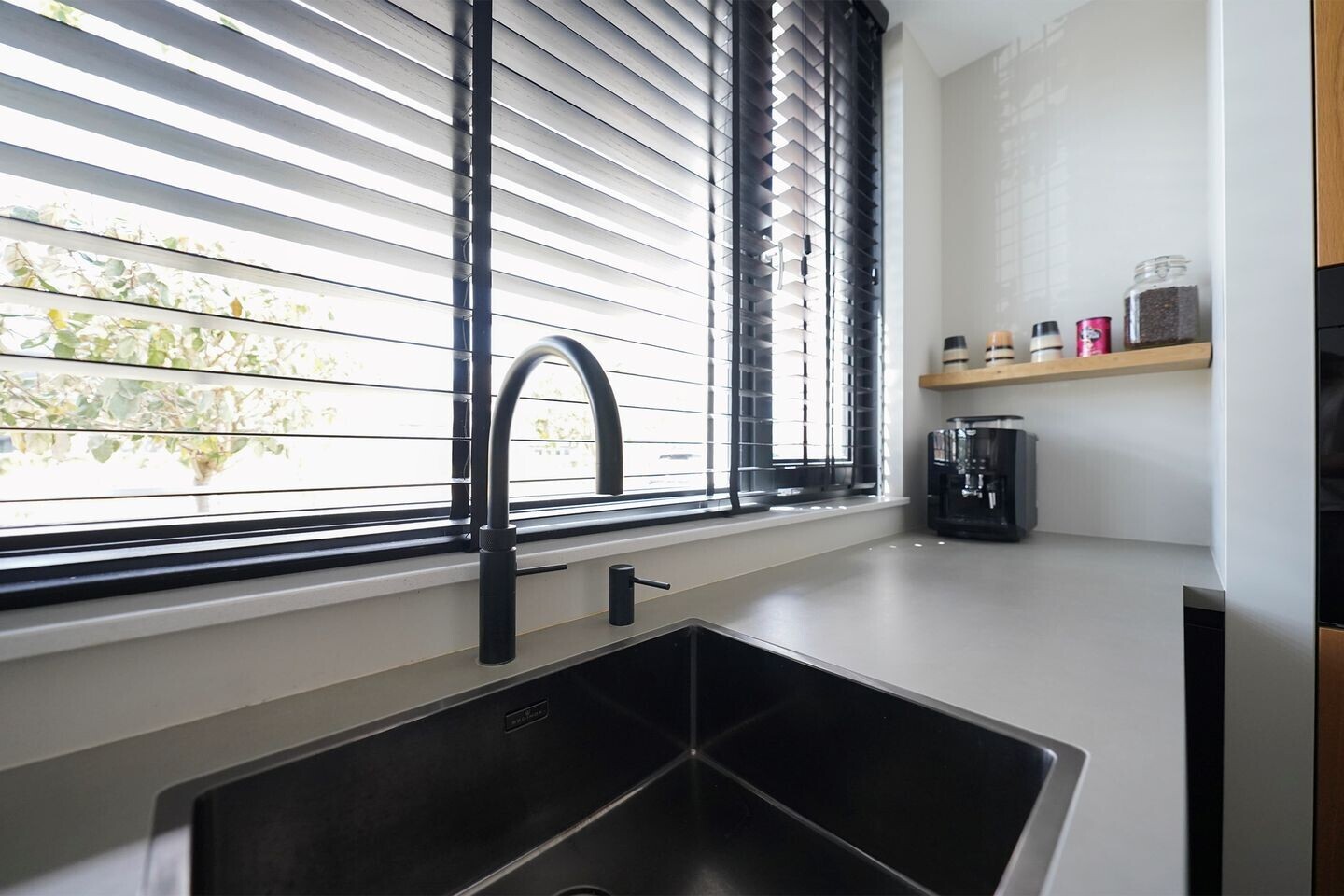 Tussenwoning te koop: Rie Staalstraat 28, Putten