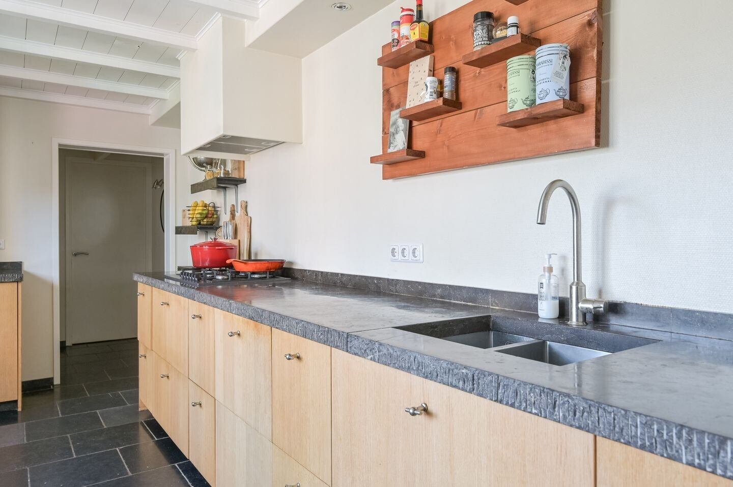 Tussenwoning te koop: Beukenlaan 1, Garderen