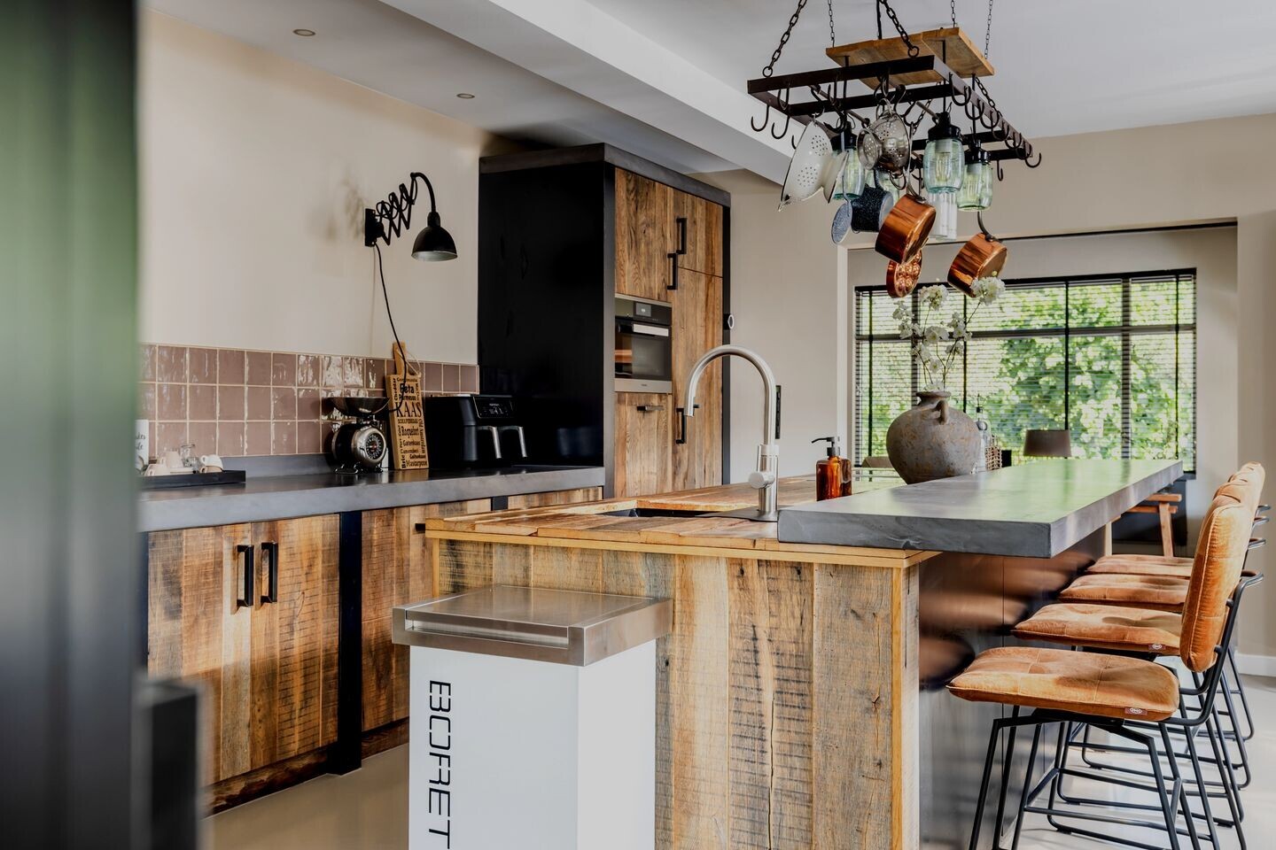 Twee-onder-één-kap te koop: Mazenhofstraat 9, Garderen