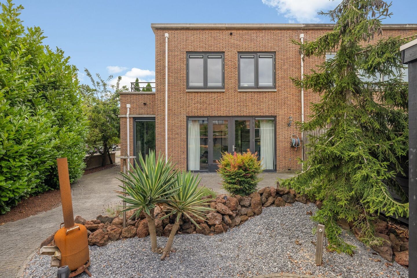 Hoekwoning te koop: Tuinfluiterlaan 131, Zeewolde