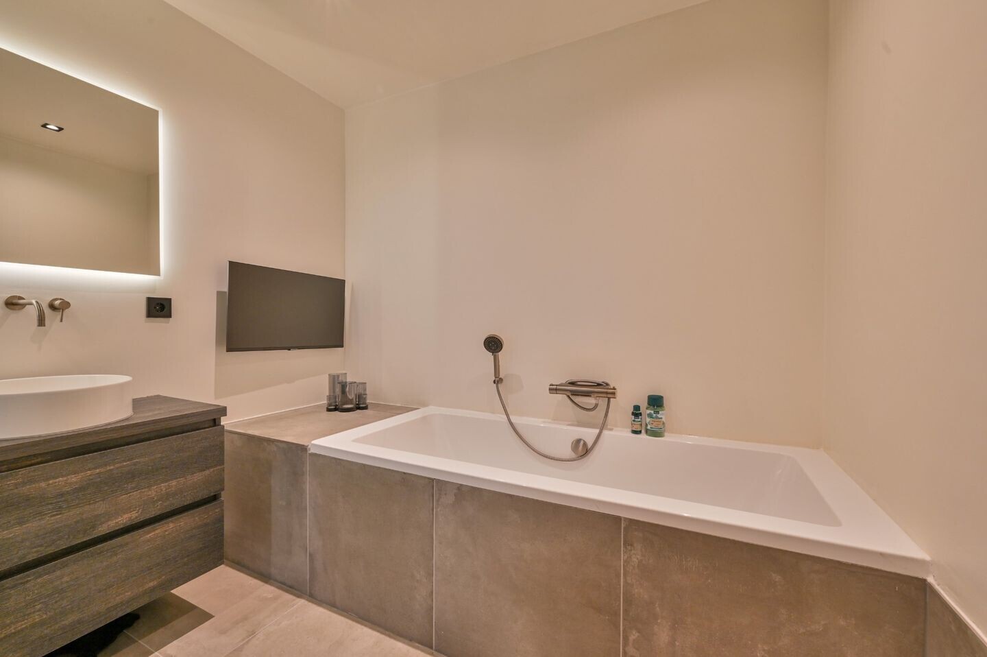 Tussenwoning te koop: Twickel 27, Zeewolde